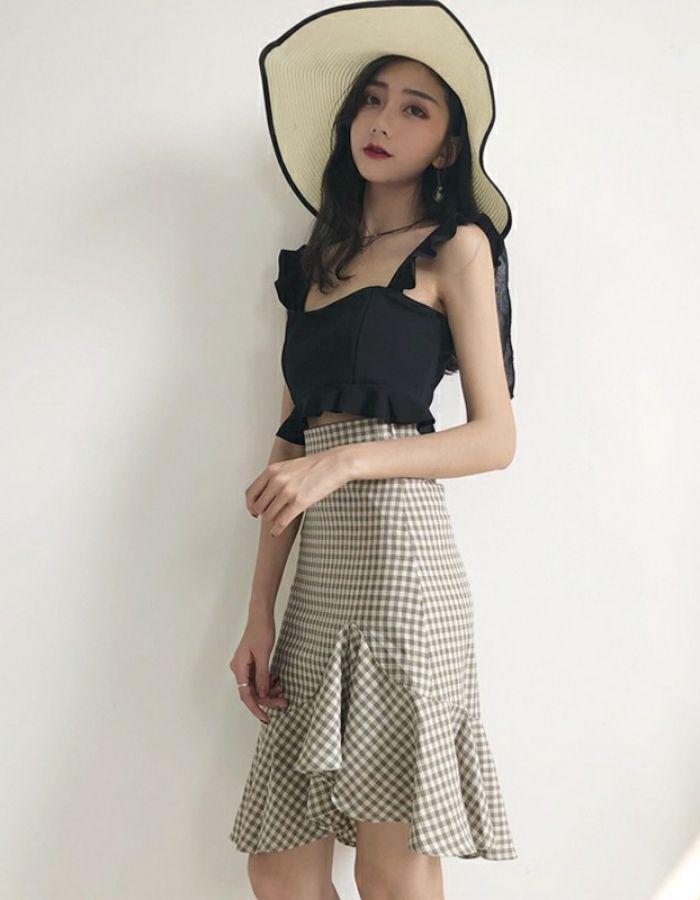 Cách diện đồ với áo 2 dây croptop đẹp hút hồn-4