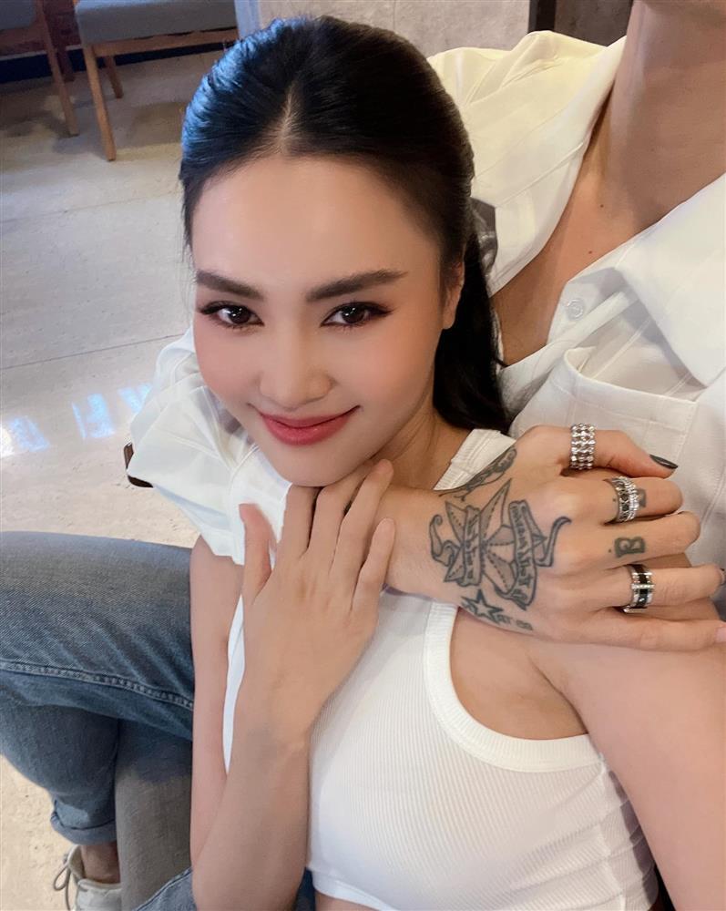 3 ngôi sao đình đám Vbiz bị soi xài chung bạn trai-3