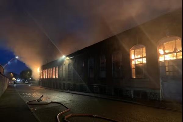 Tiết lộ danh tính 4 người Việt nghi chết cháy trong nhà máy ở Anh-3