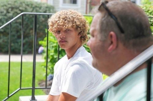 Thanh niên bị cá mập tấn công ngay sau khi nói đùa bị cá mập cắn-1