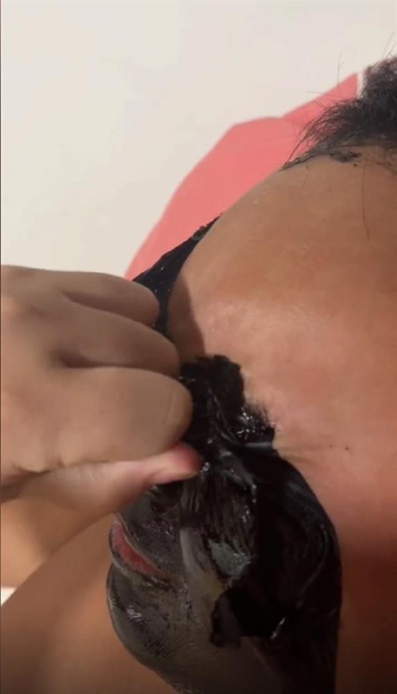 Tự làm đẹp bằng mặt nạ của vợ, chồng thốn tận rốn, tởn đến già-5