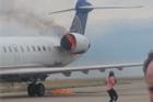 Cháy máy bay, cơ trưởng và tiếp viên dắt nhau chạy bỏ mặc hành khách