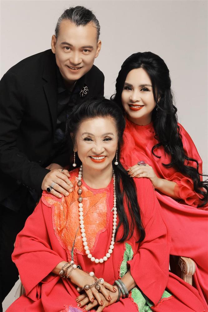 Diva Thanh Lam hiếm hoi cho em trai lên sóng, ngoại hình bất ngờ-2