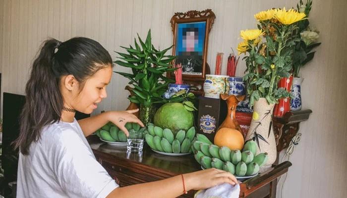 Lau bàn thờ bằng nước lã là phạm đại kỵ: Loại nước nào gia tiên hài lòng?-4