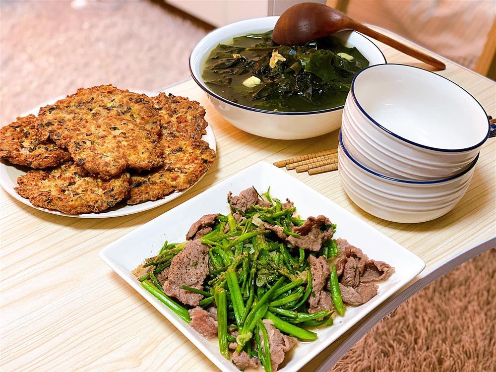 Rớt nước miếng mâm cơm 2 người tươm tất của du học sinh Hàn-12