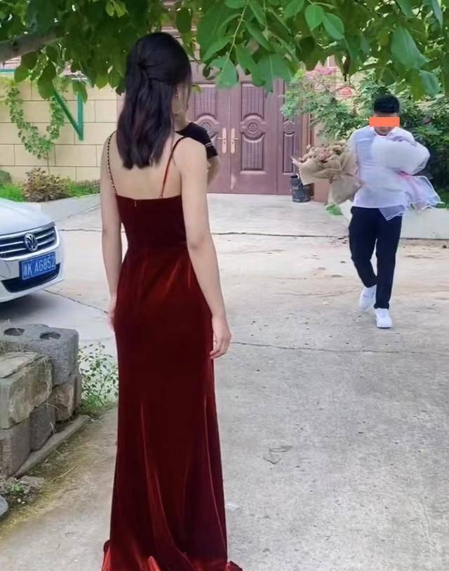 Ra mắt nhà bạn gái, chàng trai có hành động ai cũng khen nức nở-1