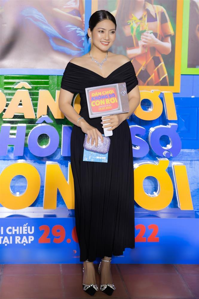 Mắt Lâm Vỹ Dạ con đậu con bay đến mừng phim Thu Trang Tiến Luật-16