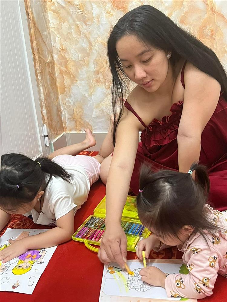 Vợ Lê Dương Bảo Lâm mặt mộc kém sắc vài tiếng trước khi đẻ-6