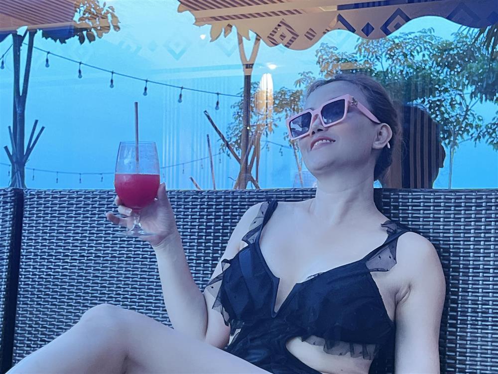 Tin showbiz Việt ngày 29/7: Wendy khoe thành tích con trai với mẹ quá cố-11