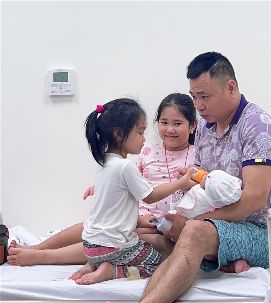 Tin showbiz Việt ngày 29/7: Wendy khoe thành tích con trai với mẹ quá cố-18