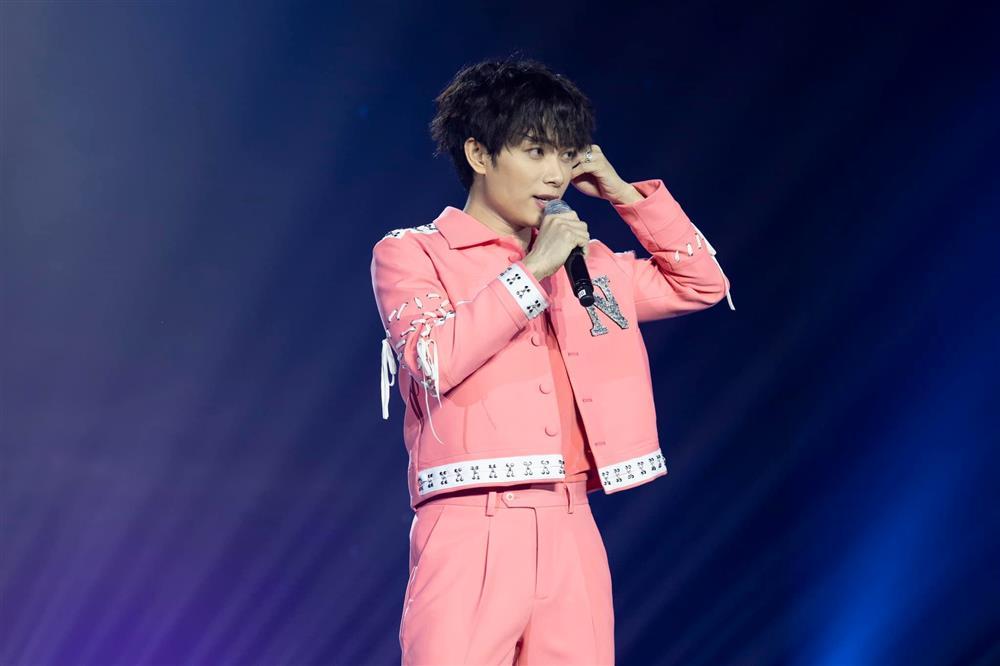 Mỹ Tâm và loạt sao Việt bị khán giả cướp mic, chính chủ thái độ ra sao?-2