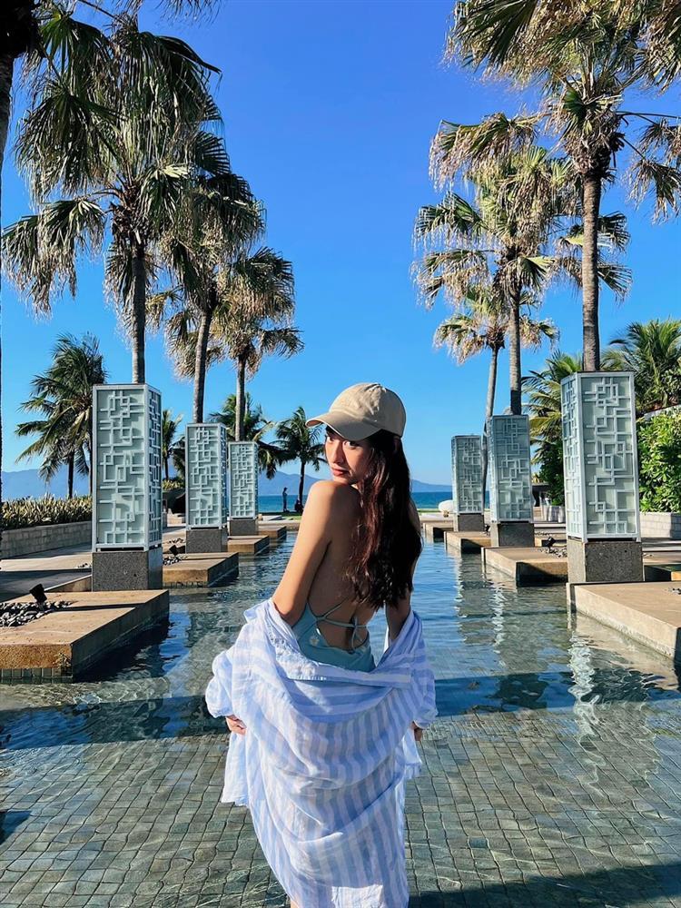 Lương Thùy Linh bị chê vì bikini nhăn nhúm phản cảm-2