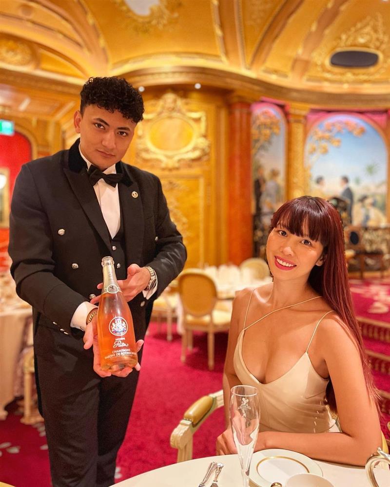 Hà Anh khoe vòng 1 tràn bờ đê đến ngộp thở ở quê chồng-3