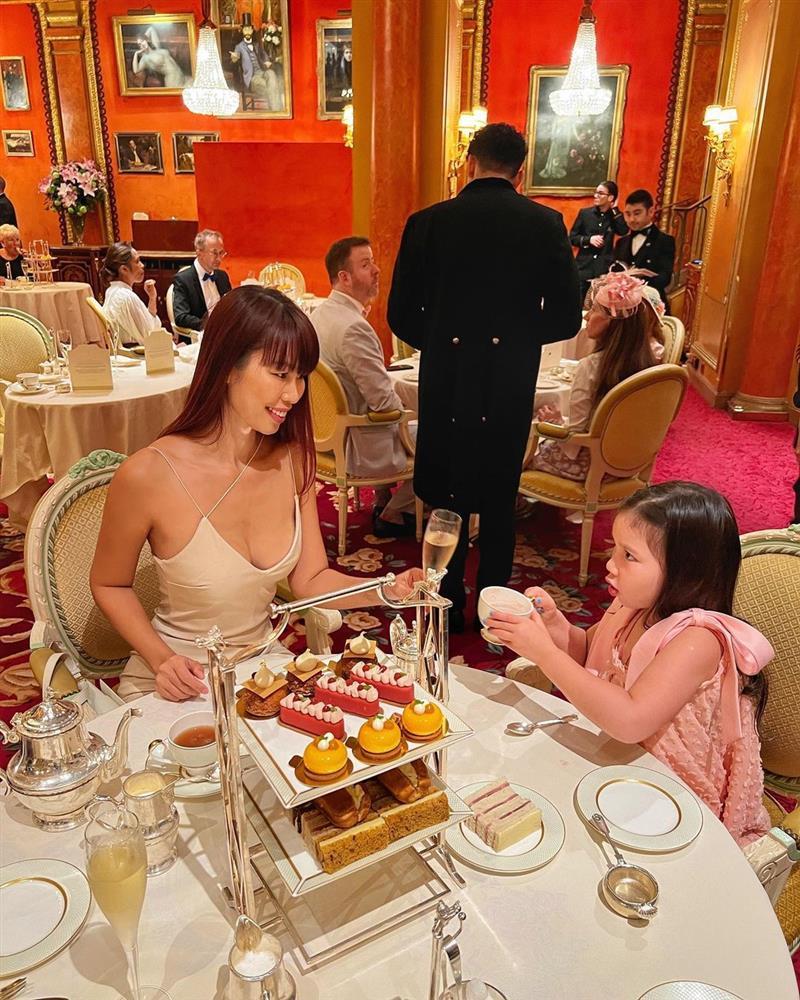 Hà Anh khoe vòng 1 tràn bờ đê đến ngộp thở ở quê chồng-4