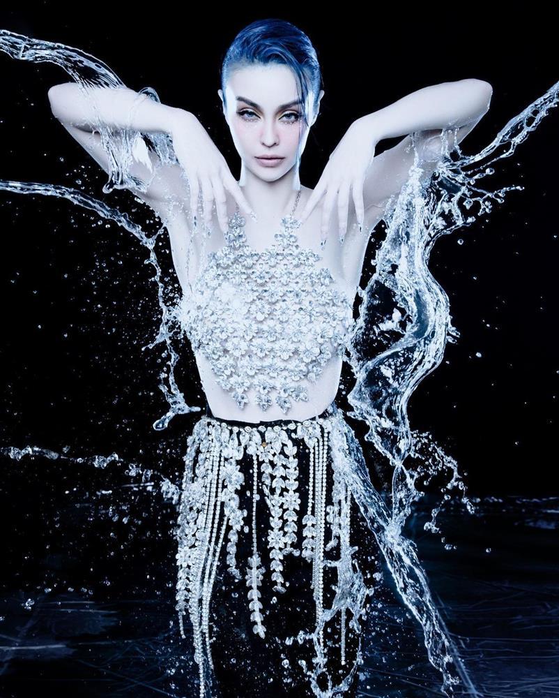 Ngọc Trinh chặt đẹp Thảo Nhi Lê với áo mặc như không-7