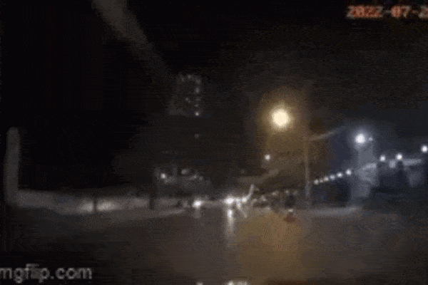 Clip: Kinh hoàng 15 giây trước khi Santa Fe tông liên hoàn ở Hà Nội