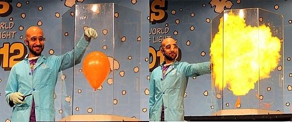 Để bóng bay gần nến, lung linh chưa thấy đã nổ mặt em bé đen sì-6