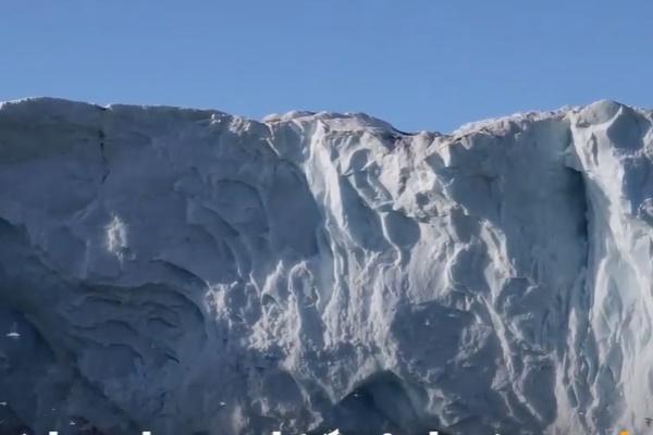 Vùng biển kỳ cục chỉ 1 người tắm 1 lần mà khách vẫn xếp hàng tấp nập-6