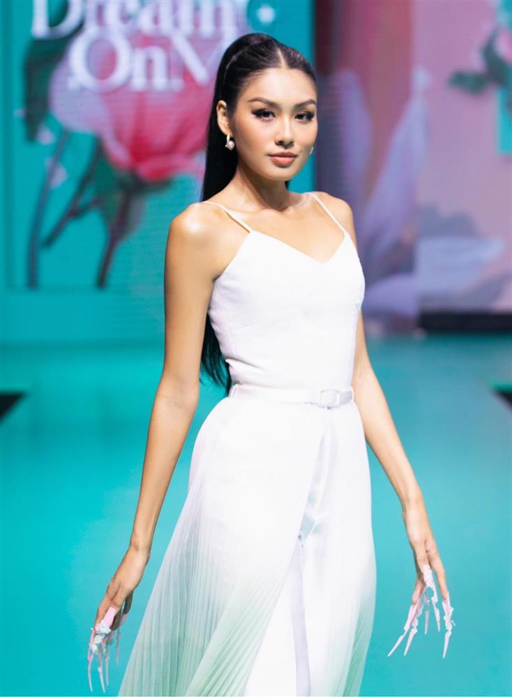 Á hậu Thảo Nhi Lê lộn mèo, xoạc chân trên không nhìn thót tim-8