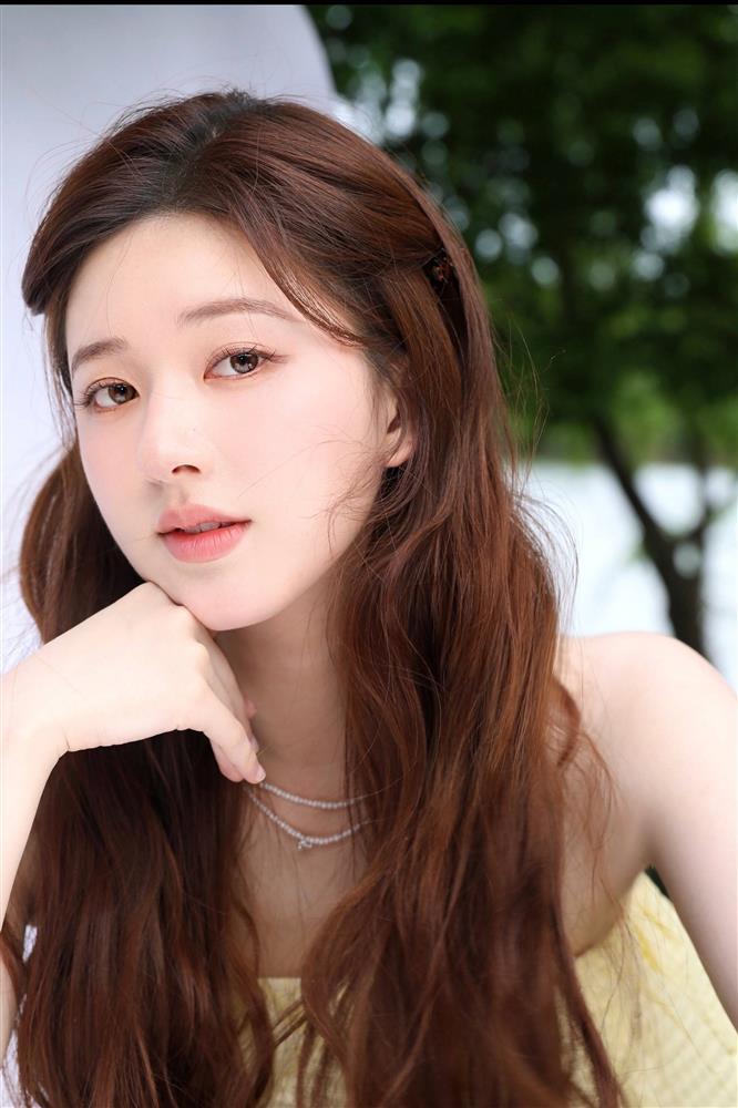 Triệu Lộ Tư đang vượt qua Địch Lệ Nhiệt Ba-2