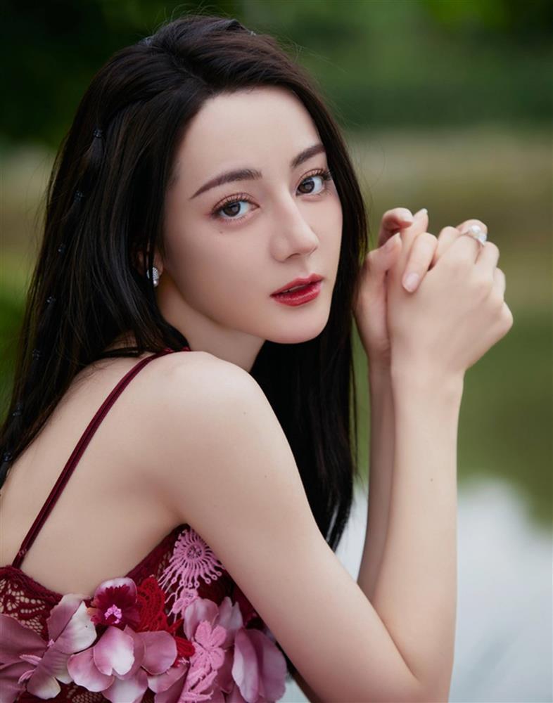 Triệu Lộ Tư đang vượt qua Địch Lệ Nhiệt Ba-3