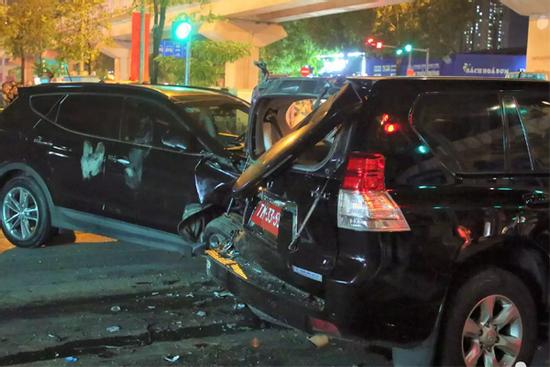 Người tâm thần ôm vô lăng, khẩn cấp rà lại chuyện cấp giấy phép lái xe