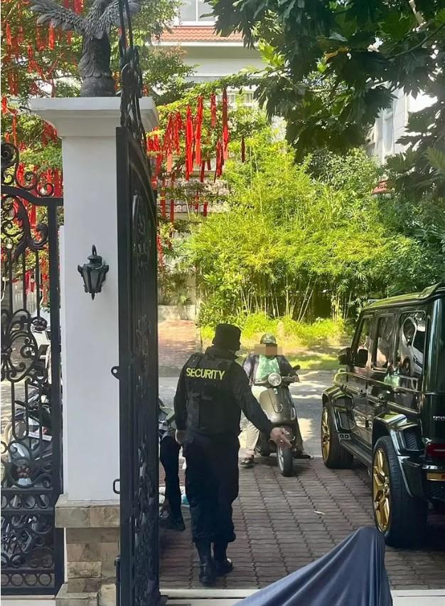 Biệt thự trăm tỷ của Đoàn Di Băng bị trộm đột nhập như phim-5