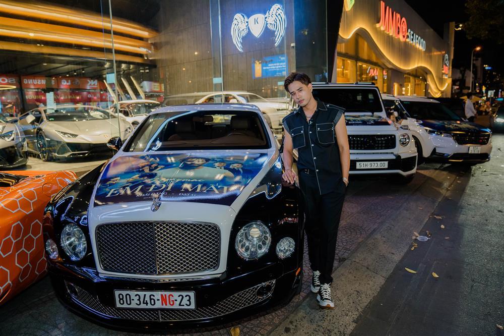 Ca sĩ điều động dàn siêu xe trăm tỷ quảng bá MV là ai?-6