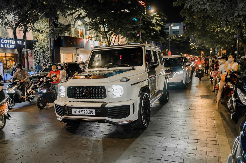 Ca sĩ điều động dàn siêu xe trăm tỷ quảng bá MV là ai?-7