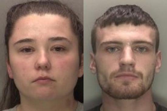 Bị gián đoạn cuộc 'mây mưa', mẹ cùng bạn trai bạo hành con đến chết