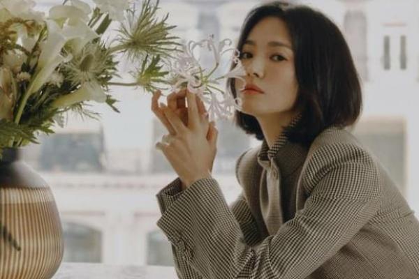 Song Hye Kyo - Han So Hee hợp tác, khán giả lo lắng vì đẹp nhưng đơ-6