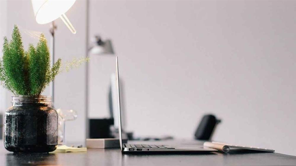 8 đồ vật không nên đặt trên bàn làm việc để tránh xui xẻo-1