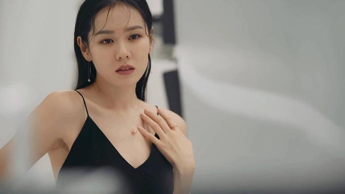 Ngoài nhan sắc và năng lực, điều gì khiến Son Ye Jin nổi rần rần?-1