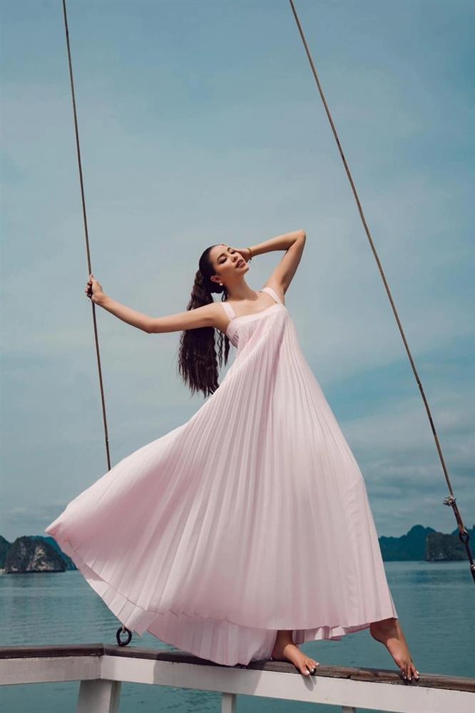 Vừa về Mỹ, Phạm Hương đã xả kho ảnh quậy đục nước tại Việt Nam-6