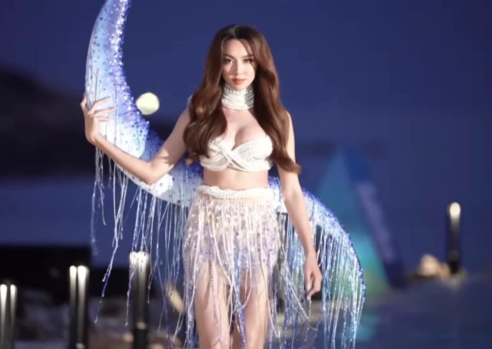 Thùy Tiên diễn vedette nhạt nhòa, lý do liệu có thể thông cảm?-4