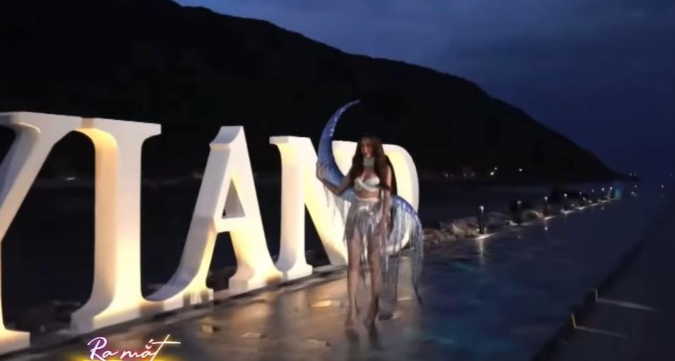 Thùy Tiên diễn vedette nhạt nhòa, lý do liệu có thể thông cảm?-6