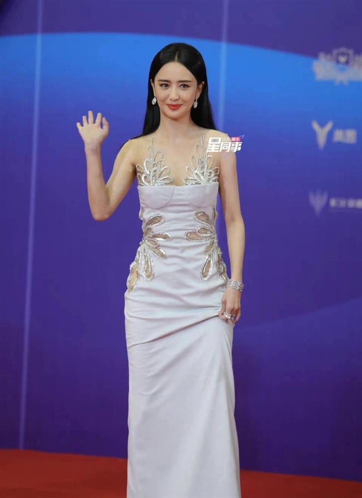 Dịch Dương Thiên Tỉ mất trắng giải thưởng sau scandal đi cửa sau-3