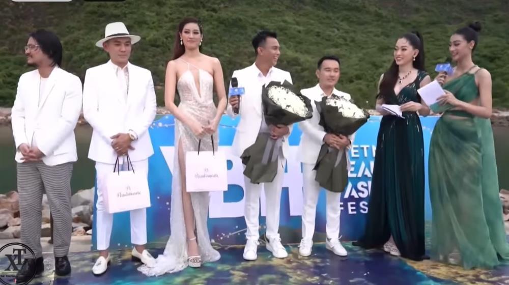 Bùi Phương Nga họa mặt xu cà na, 1m72 mà như cái kẹo-4