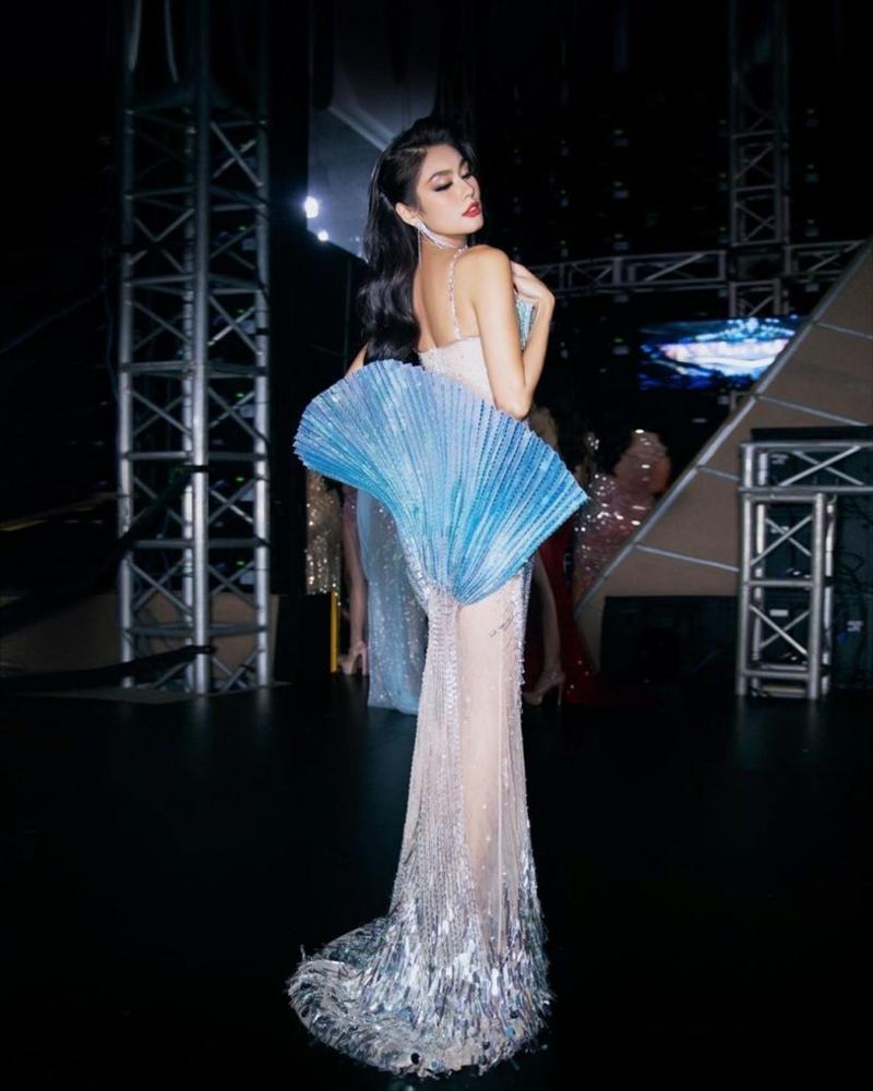 Ngã ngửa vì chiếc váy mời trộm xơi khác lạ của Thảo Nhi Lê-10