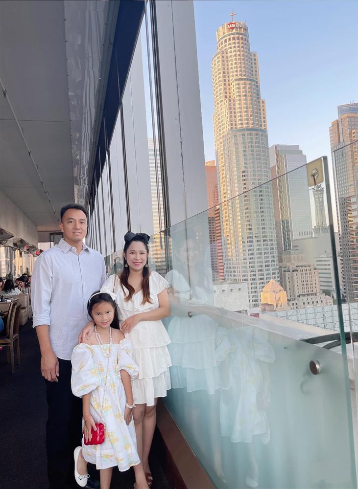 Tin showbiz Việt ngày 31/7: Con trai Hoàng Oanh ra dáng soái ca nhí-8