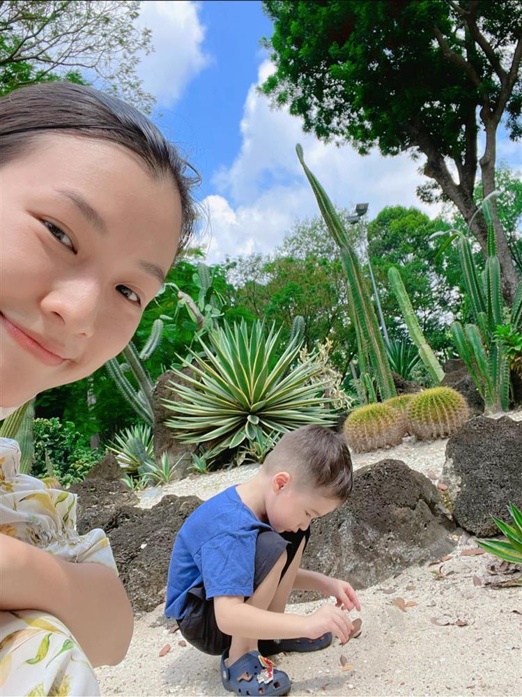 Tin showbiz Việt ngày 31/7: Con trai Hoàng Oanh ra dáng soái ca nhí-1