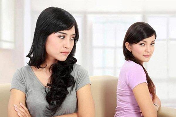 Thấy con gái mặt sưng húp, mẹ chồng khóc vì nghiệp đến nhanh quá-3