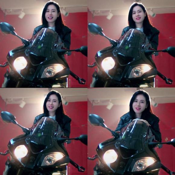 Bà bầu Son Ye Jin ngồi xe mô tô siêu ngầu, diện mạo ngỡ ngàng-1