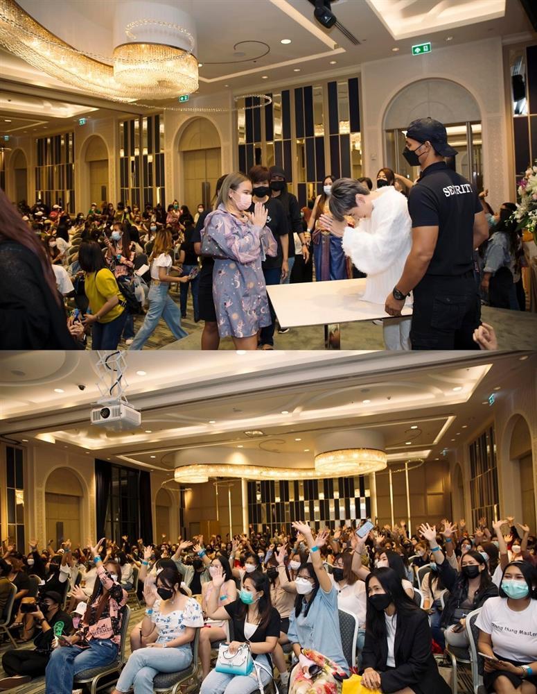 Ca sĩ Việt được fan Thái tặng vòng tiền có 1-0-2-4