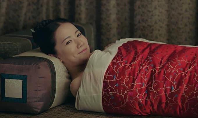 Vì sao phi tần được vua thị tẩm phải quấn chăn bông, do thái giám bế vào?-1