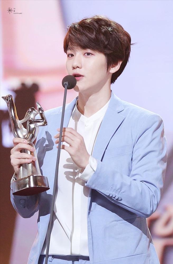 7 idol Hàn vượt qua định kiến từ scandal hẹn hò-6