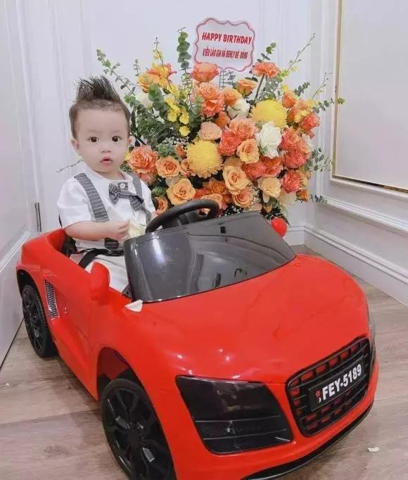 Bằng Kiều khoe tứ quý tử, hé lộ mối quan hệ giữa các con-7