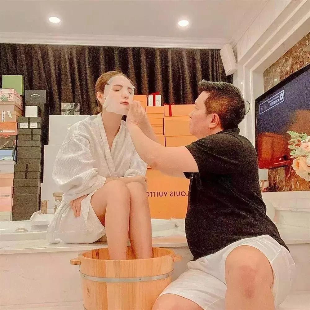 Anh xã đại gia tuyển đầu bếp riêng nấu ăn cho Đoàn Di Băng-7