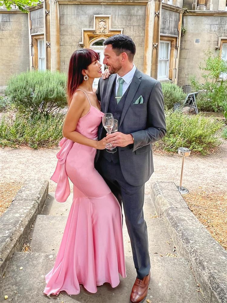 Tin showbiz Việt ngày 1/8: Ngộp thở với vòng 1 Phương Mai-4