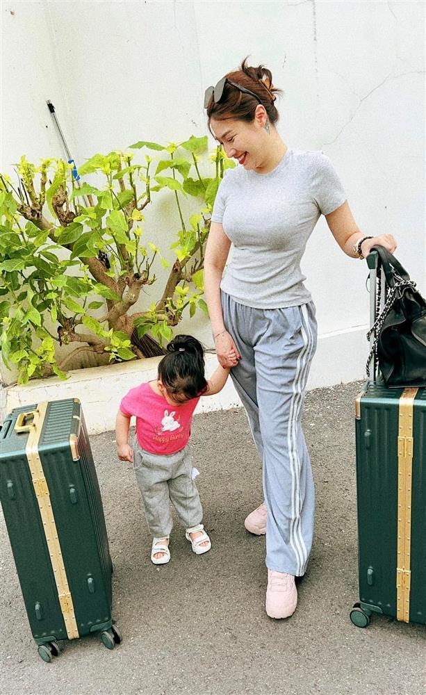 Tin showbiz Việt ngày 1/8: Ngộp thở với vòng 1 Phương Mai-8